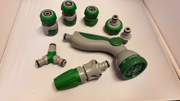 Profi Grundausstattung 8-teilig aus Kunststoff für Gartenschlauch 1/2" grün-grau